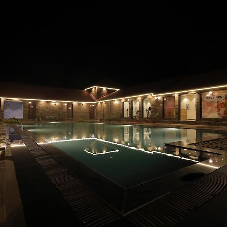 Sarovar Portico, Somnāth Extérieur photo