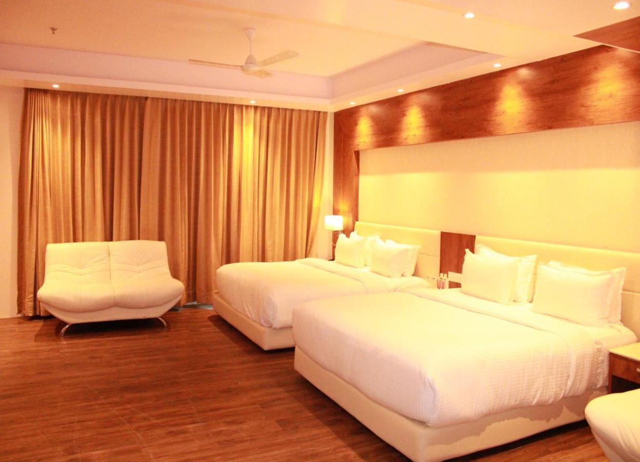 Sarovar Portico, Somnāth Extérieur photo