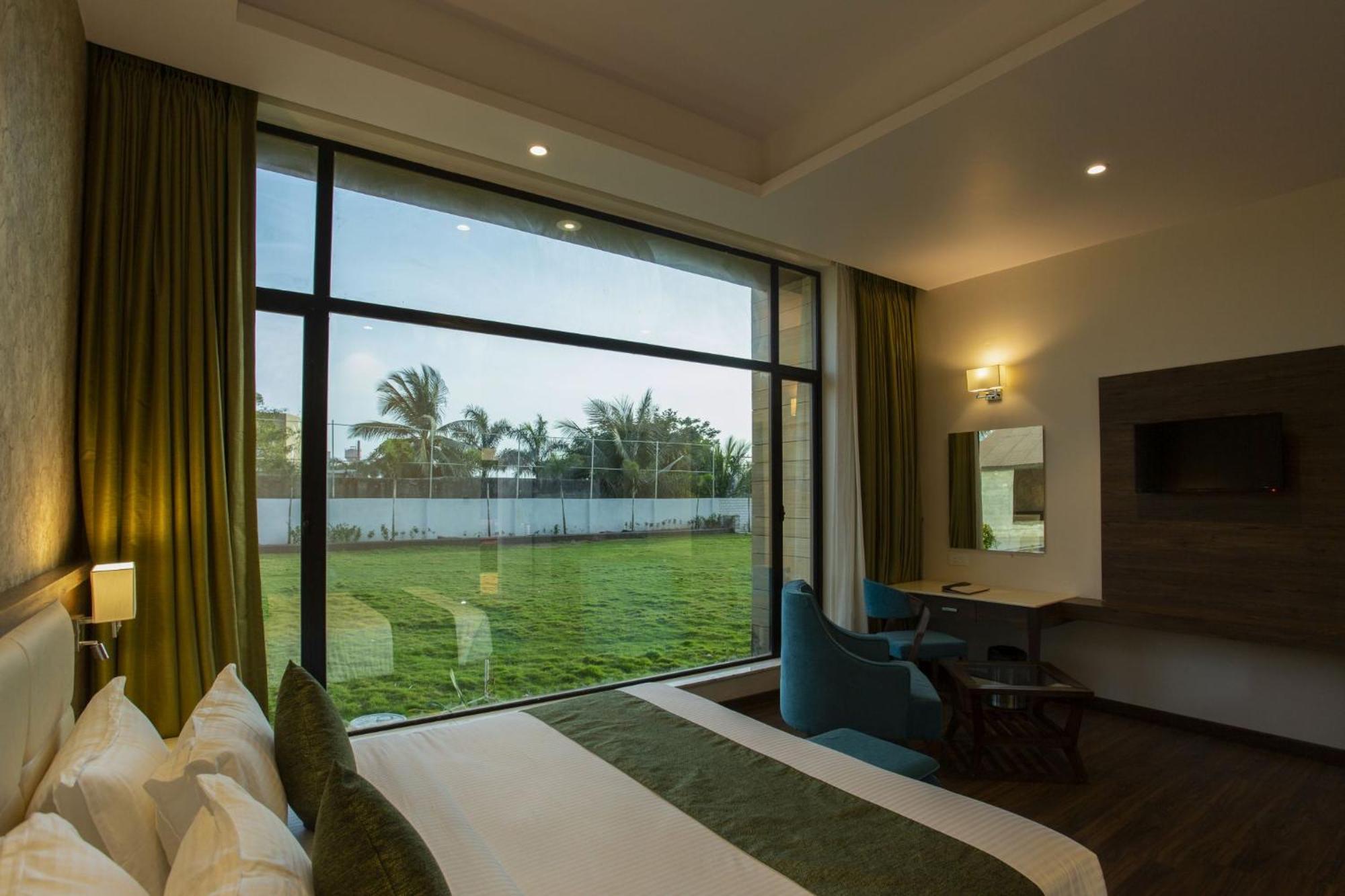Sarovar Portico, Somnāth Extérieur photo