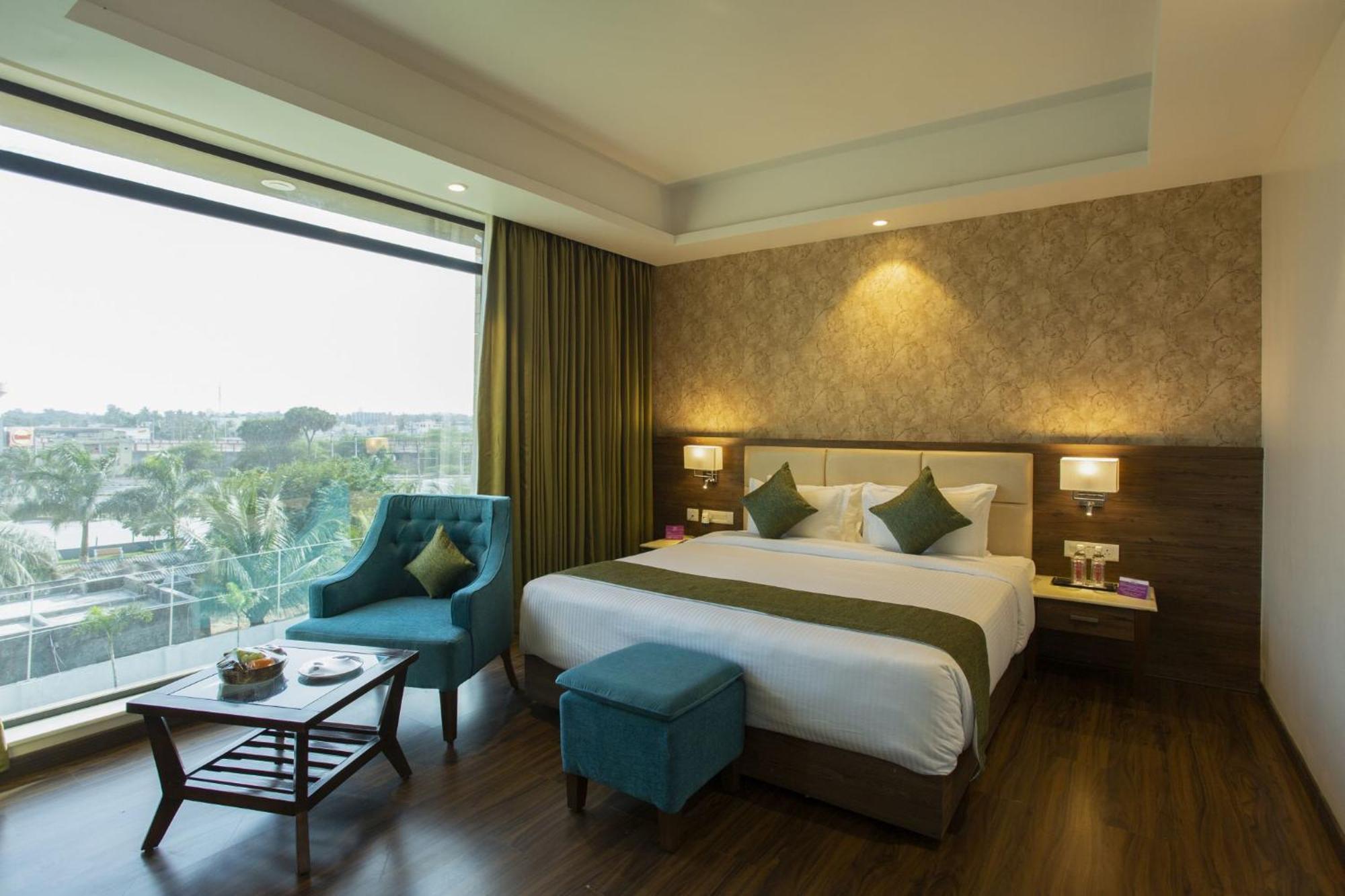 Sarovar Portico, Somnāth Extérieur photo