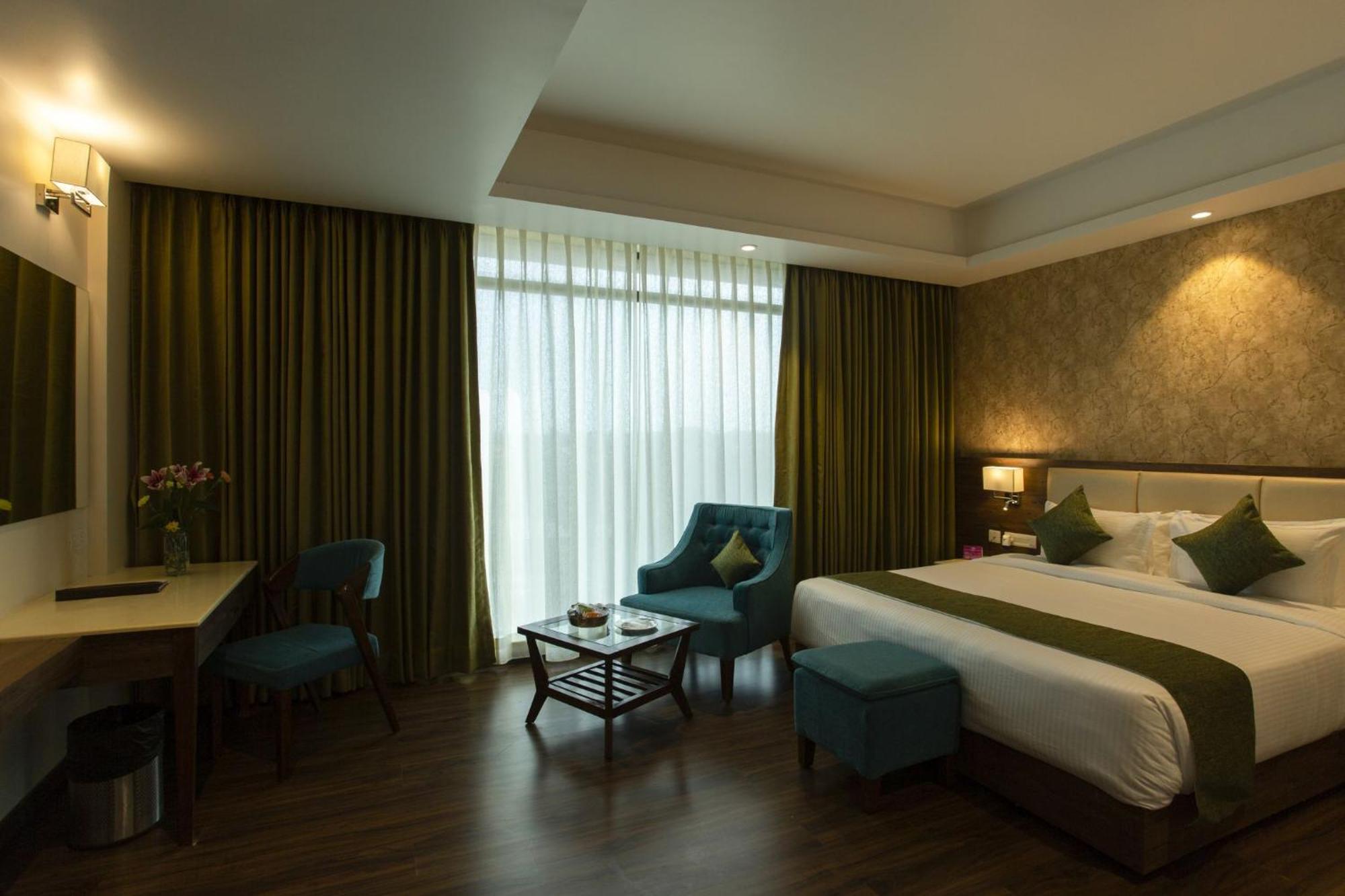 Sarovar Portico, Somnāth Extérieur photo