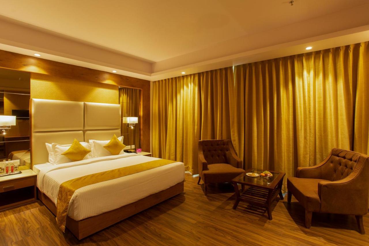 Sarovar Portico, Somnāth Extérieur photo