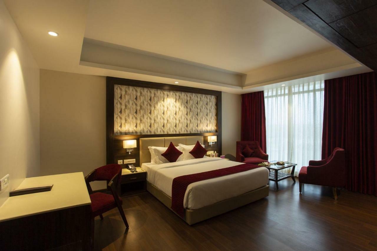 Sarovar Portico, Somnāth Extérieur photo