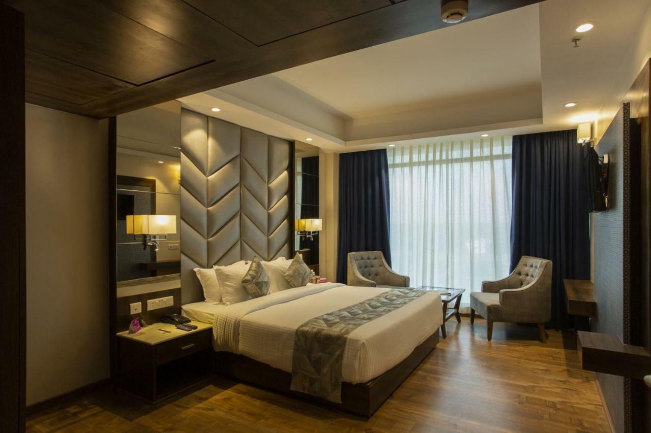 Sarovar Portico, Somnāth Extérieur photo