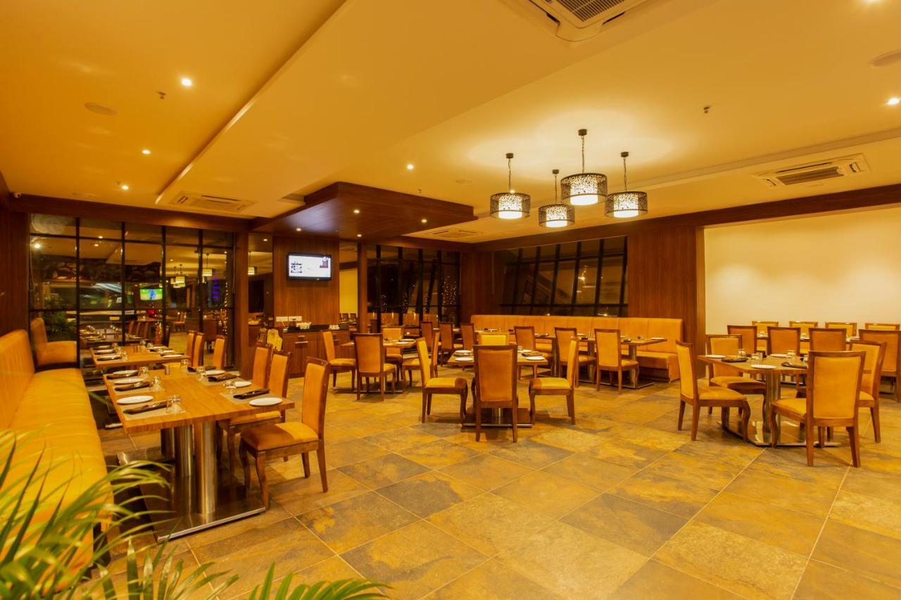 Sarovar Portico, Somnāth Extérieur photo